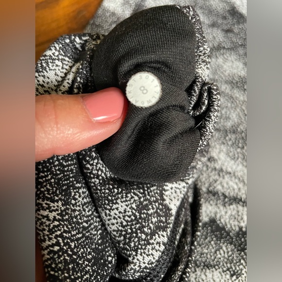 Lululemon Wunder Under
Crop (Hi-Rise) (21")
Luon Hazy Days Black White - Picture 6 of 6